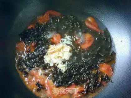 Make Laver, tomato and egg soup step 5