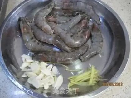 Make Tomato shrimp step 0