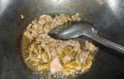 Make stir-fried mushroom with meat step 3