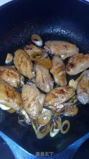 Make Braised chicken wings and stewed potatoes step 4