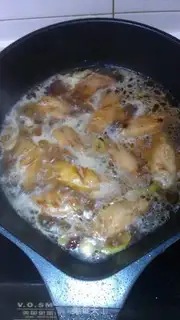 Make Braised chicken wings and stewed potatoes step 5