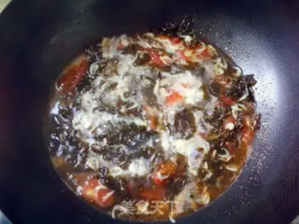 Make Laver, tomato and egg soup step 7