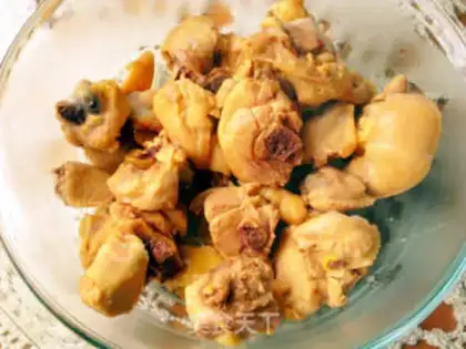 Make Chicken stewed hazel mushroom step 3