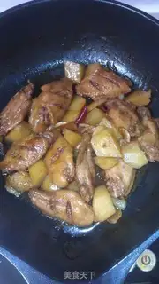 Make Braised chicken wings and stewed potatoes step 7