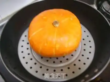 Make Pumpkin sausage braised rice step 8