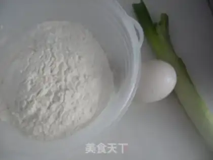 Make chopped green onion egg cake step 0