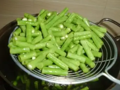 Make assorted salad step 3