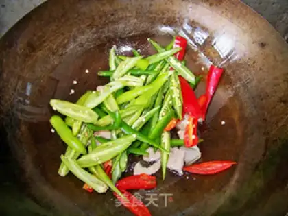 Make Authentic Hunan stir-fried pork step 5