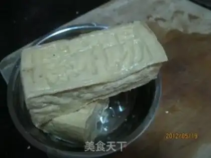 Make Fried pork with tofu rolls and salt step 1