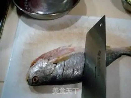 Make roasted yellow fish with vinegar step 0