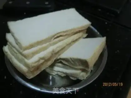 Make Fried pork with tofu rolls and salt step 2