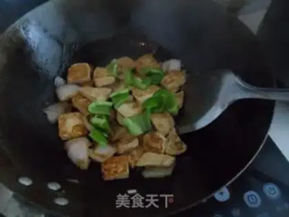 Make stir-fried tofu with onions step 7