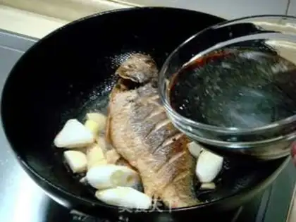 Make roasted yellow fish with vinegar step 7