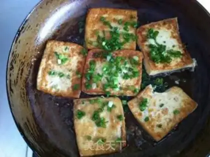 Make Fragrant fried home-cooked tofu step 4