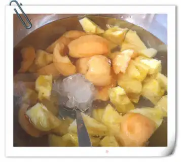 Make Loquat pineapple water step 3
