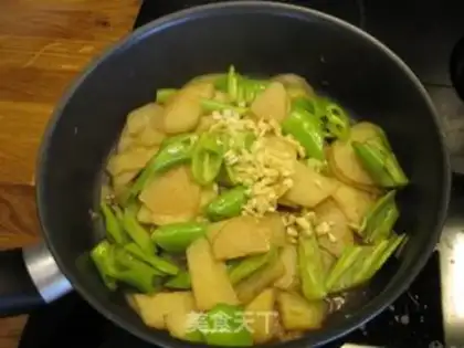 Make Garlic potato chips step 7