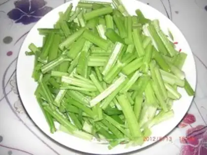 Make Shrimp and celery step 0