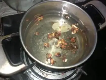 Make pickled chicken feet step 1