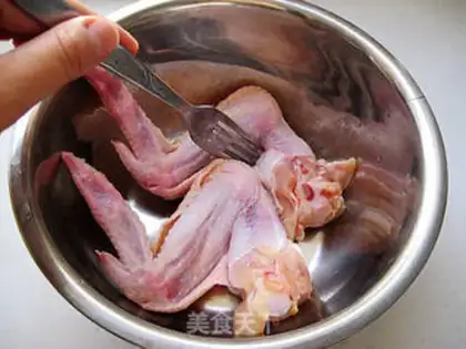 Make Roasted chicken wings in sauce step 1