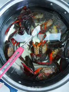 Make Finger sucking crayfish step 7