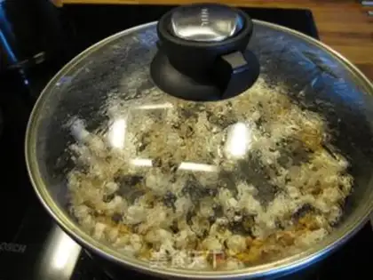 Make Vanilla cream popcorn step 4