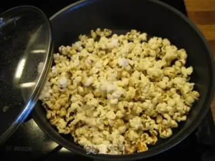 Make Vanilla cream popcorn step 5
