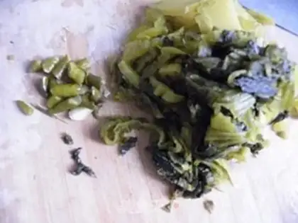 Make fish with Chinese sauerkraut step 2