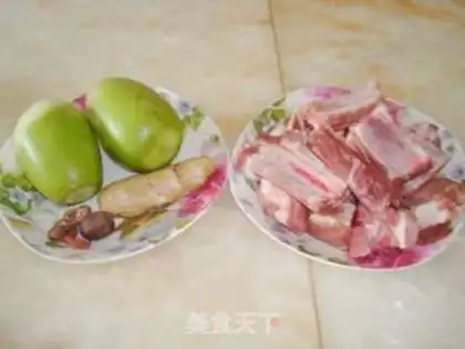 Make Stewed ribs with green radish step 0