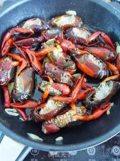 Make Finger sucking crayfish step 10