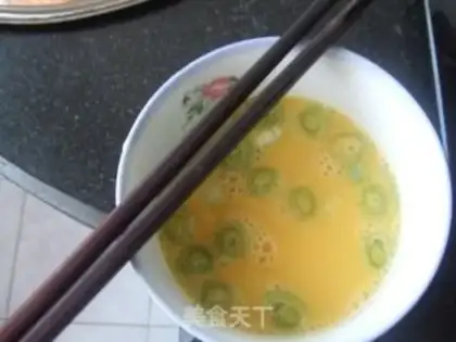Make egg fried rice step 3