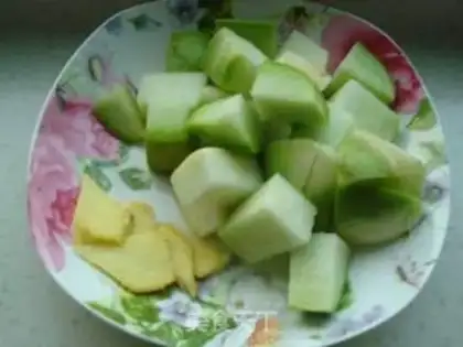 Make Stewed ribs with green radish step 2
