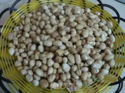 Make salty crisp peanuts step 1