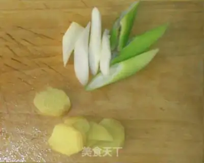 Make Winter melon meatball soup step 4