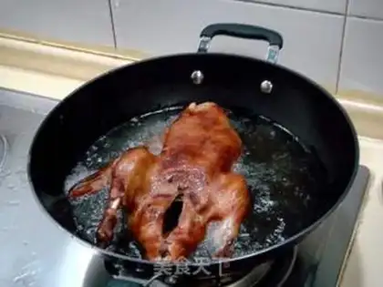 Make Crispy camphor tea duck step 16