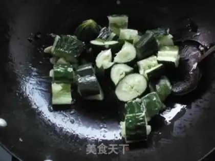 Make smashed cucumbers step 4