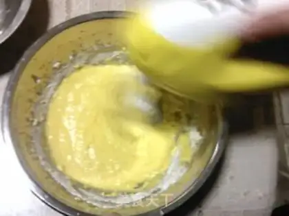 Make Yellow peach jam cake roll step 6