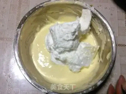 Make Yellow peach jam cake roll step 7