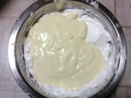 Make Yellow peach jam cake roll step 8