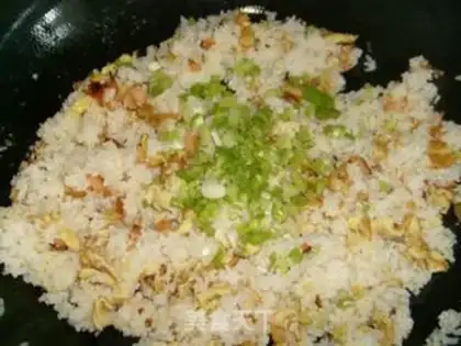 Make Rice with ham and egg with onion flavor step 3
