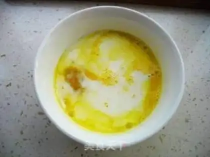 Make Smiley face milk chicken cake step 2