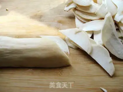 Make stir-fried mushroom with cabbage step 1