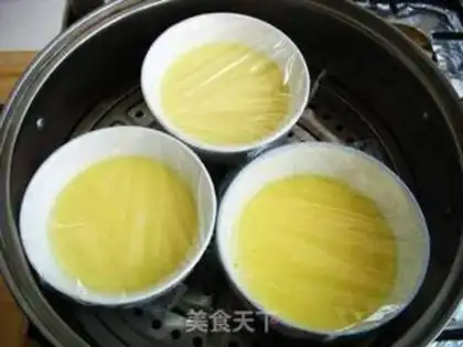 Make Smiley face milk chicken cake step 4