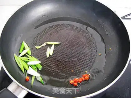Make stir-fried mushroom with cabbage step 3