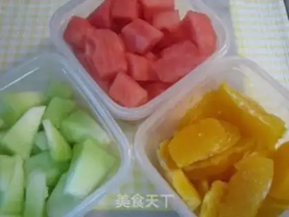 Make Three-color smoothie fruit drink step 1
