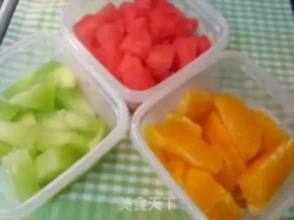 Make Three-color smoothie fruit drink step 2