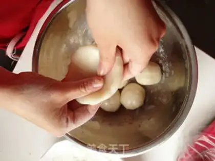 Make snowy moon cakes step 4