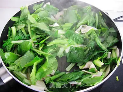 Make stir-fried mushroom with cabbage step 5