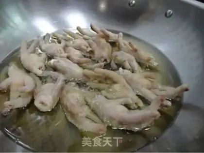 Make Tiger skin chicken feet step 6