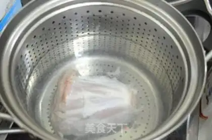 Make Zigong specialty cold beef step 1