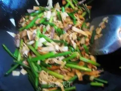 Make stir-fried leek moss step 6